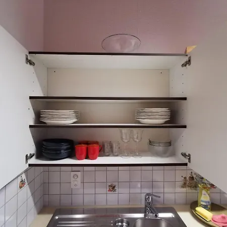 Lägenhet Simple 36m2 In The Center Of Private Parking Small Bathroom *