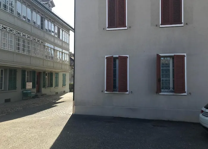 Simple 36m2 In The Center Of Private Parking Small Bathroom 布格多夫